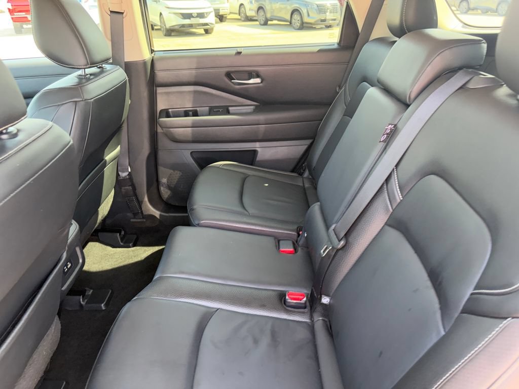 Certified 2022 Nissan Pathfinder SL FWD image 24