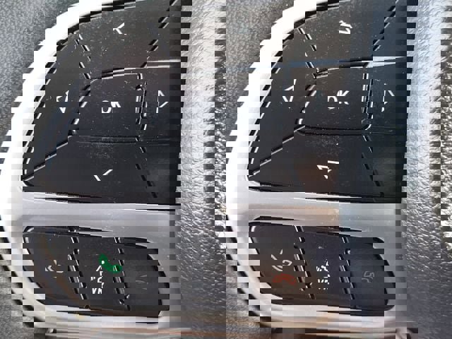 Used 2024 Chrysler Pacifica Touring-L image 11