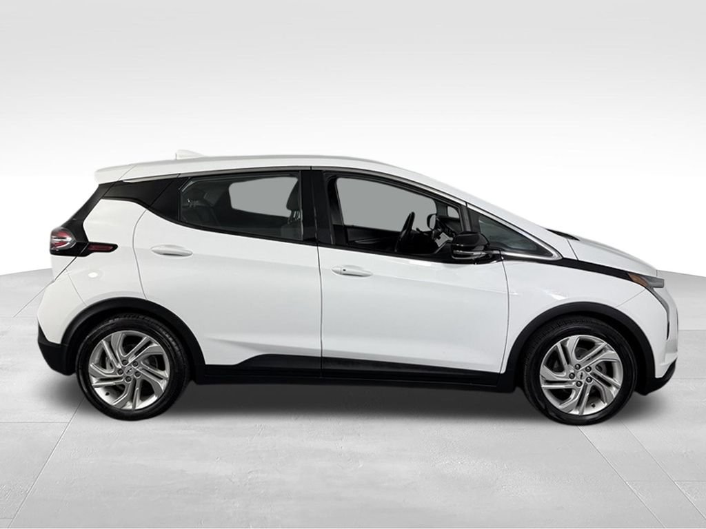 Used 2023 Chevrolet Bolt LT w/ Driver Confidence Package FWD image 5