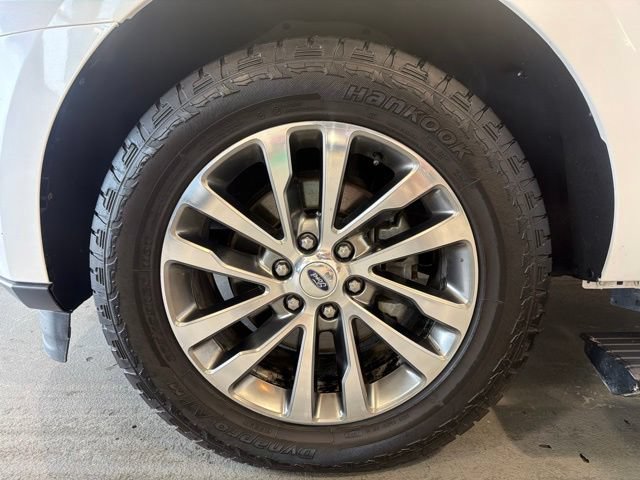 Used 2018 Ford Expedition Limited w/ Equipment Group 301A AWD/4WD image 30