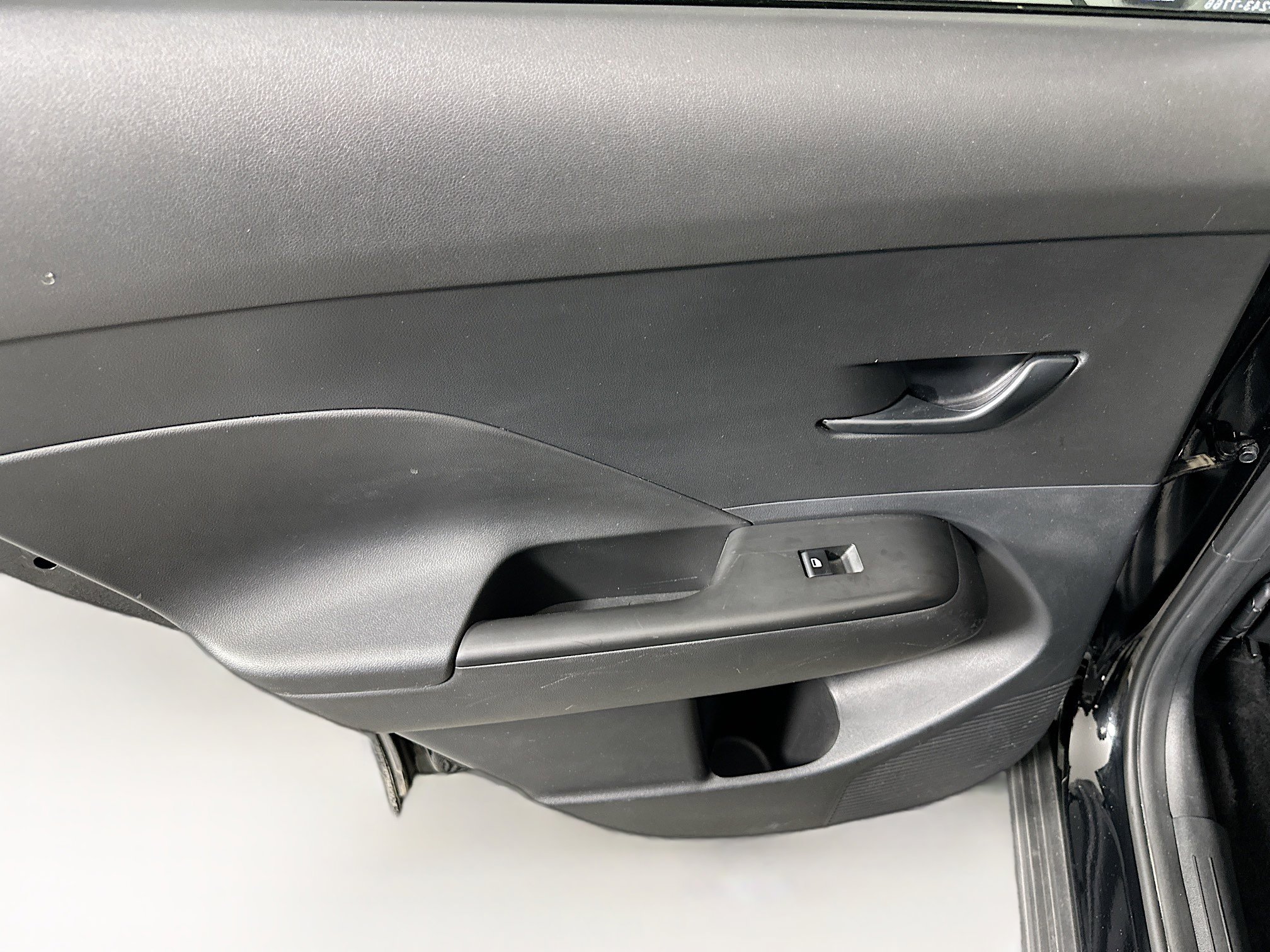 Used 2025 Hyundai Kona SEL image 25