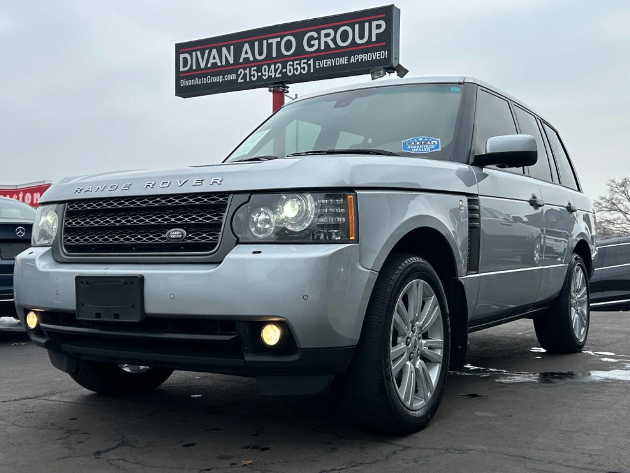 Used 2011 Land Rover Range Rover HSE LUX AWD/4WD image 2