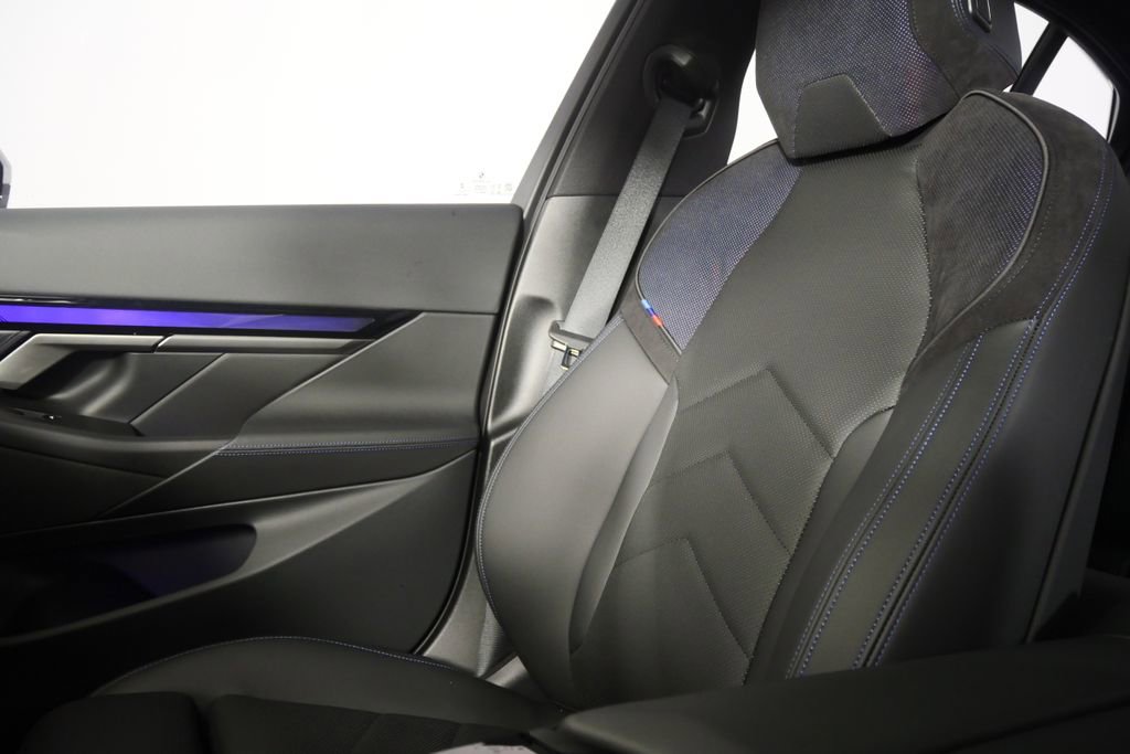 Used 2025 BMW i5 eDrive40i w/ M Sport Package image 27