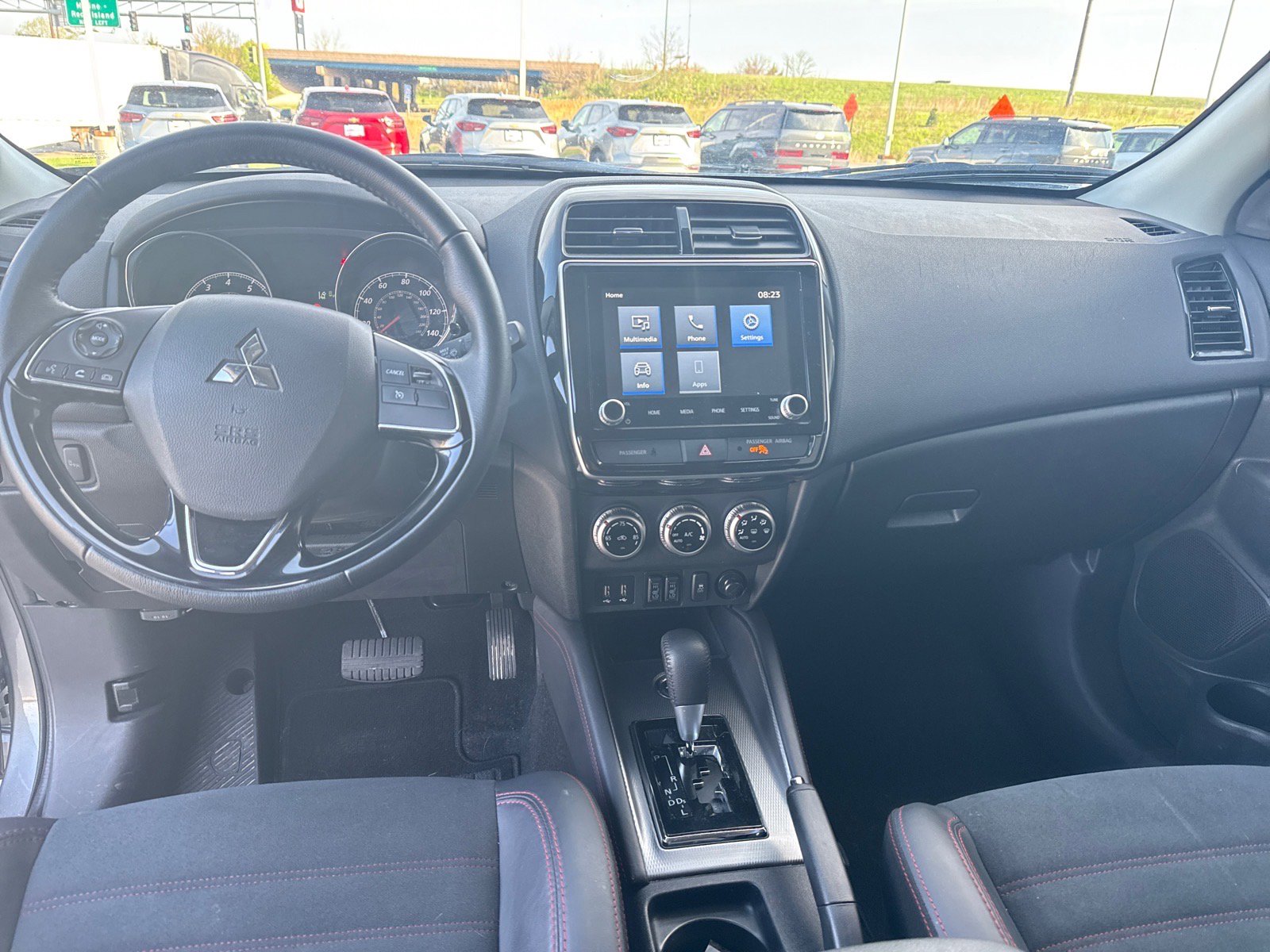 Used 2025 Mitsubishi Outlander Sport SE AWD/4WD image 14