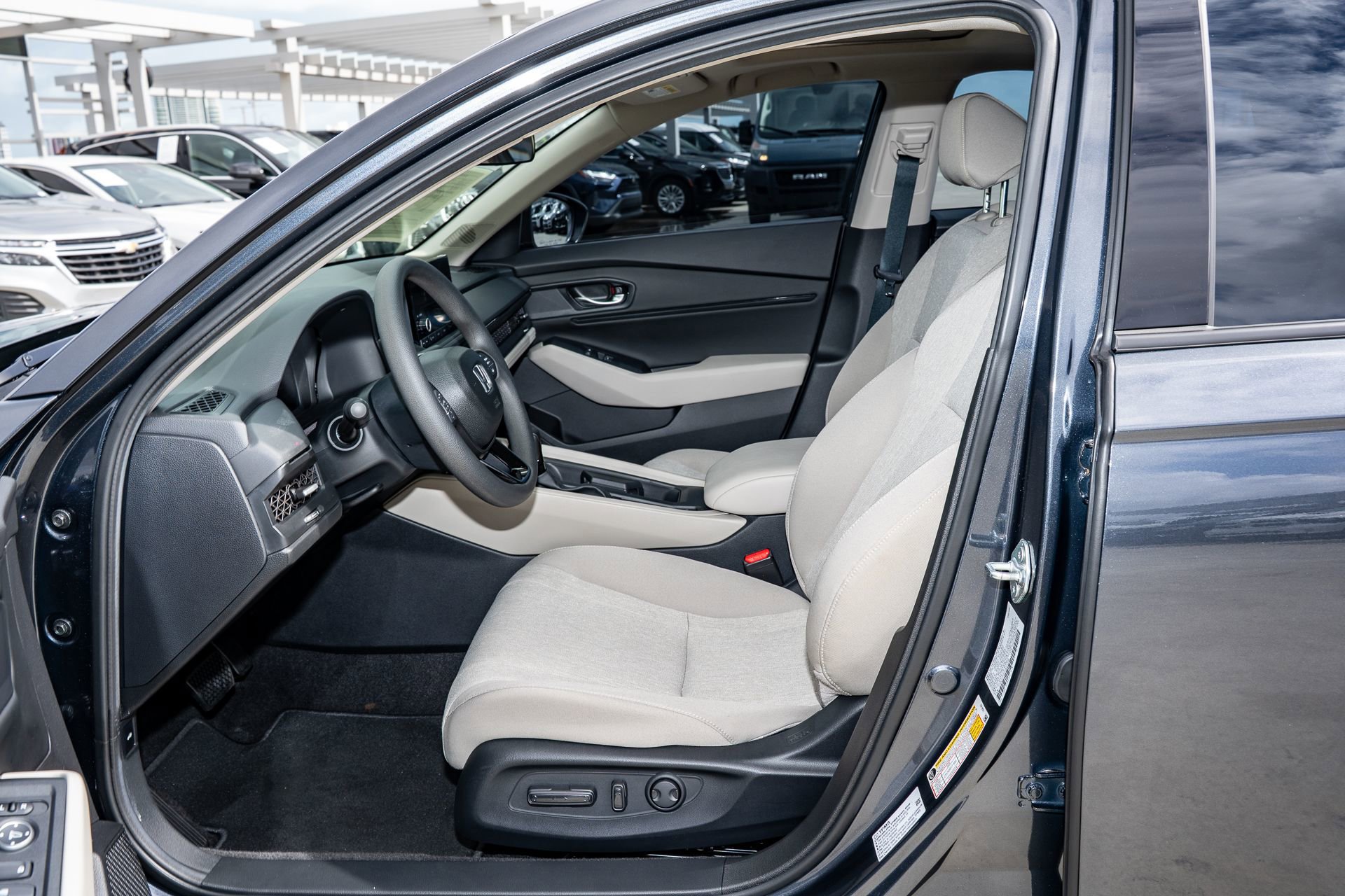 Certified 2025 Honda Accord SE image 15