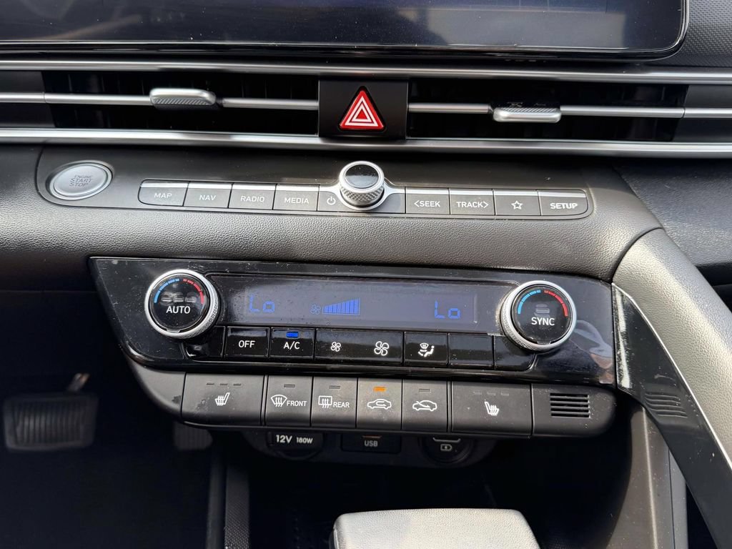 Used 2023 Hyundai Elantra Limited FWD image 23