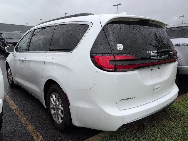Used 2022 Chrysler Pacifica Touring-L FWD image 6