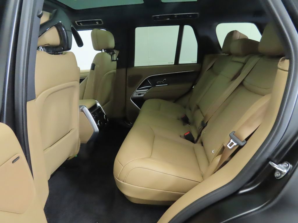 New 2025 Land Rover Range Rover SE image 23