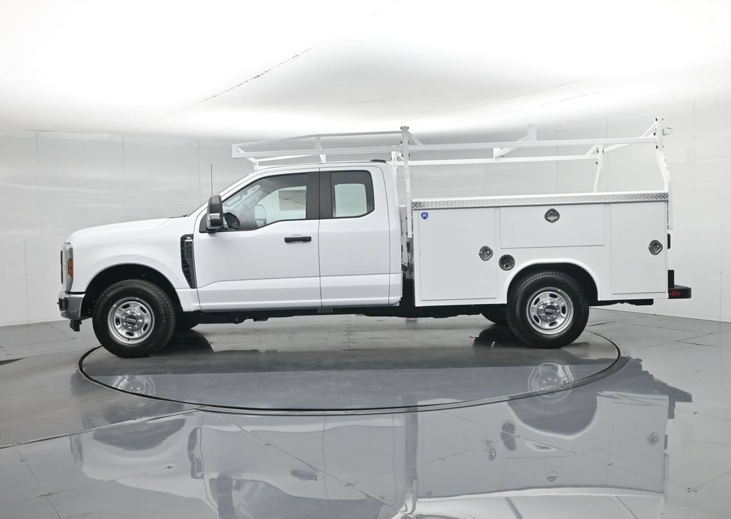 New 2026 Ford F250 XL w/ XL Chrome Package RWD image 39