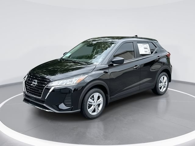 New 2025 Nissan Kicks Play S