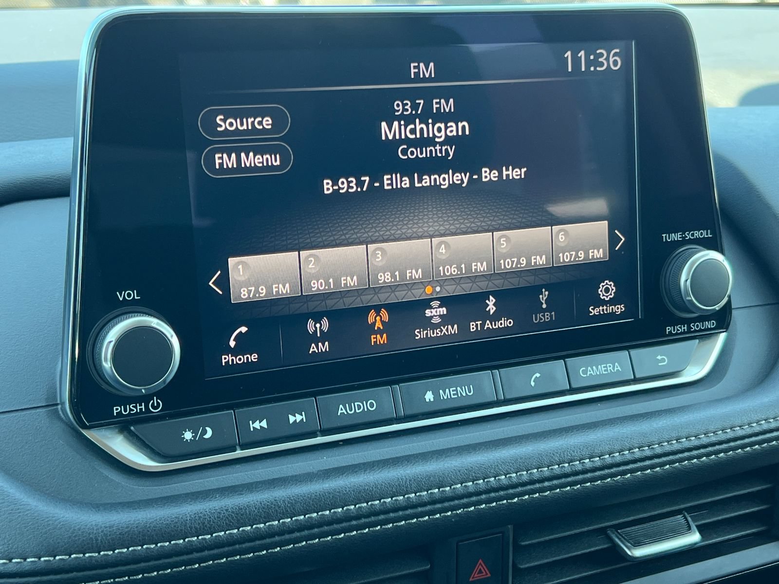 Used 2024 Nissan Rogue SV FWD image 21