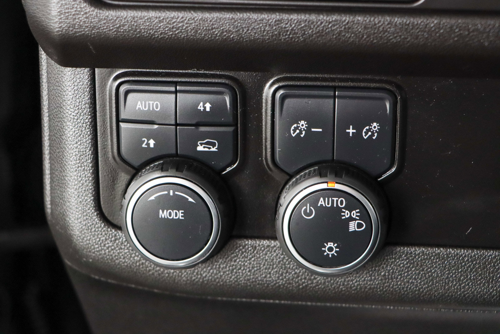 Used 2024 Chevrolet Suburban RST w/ Luxury Package AWD/4WD image 23