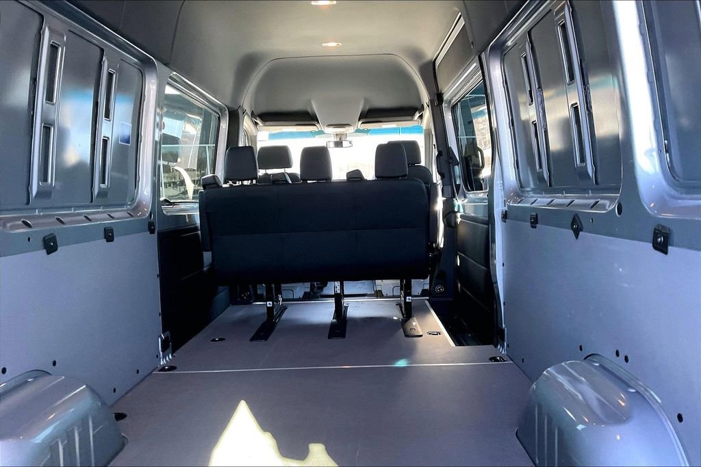Used 2025 Mercedes-Benz Sprinter 2500 image 7