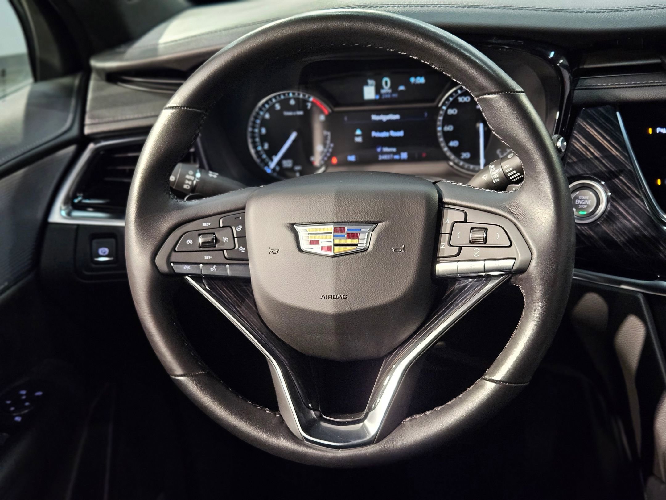 Used 2025 Cadillac XT6 Premium Luxury image 27