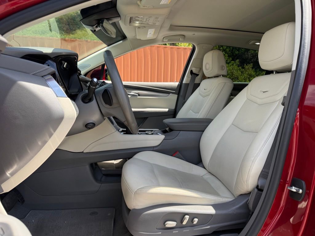 Used 2022 Cadillac XT5 Premium Luxury FWD image 11
