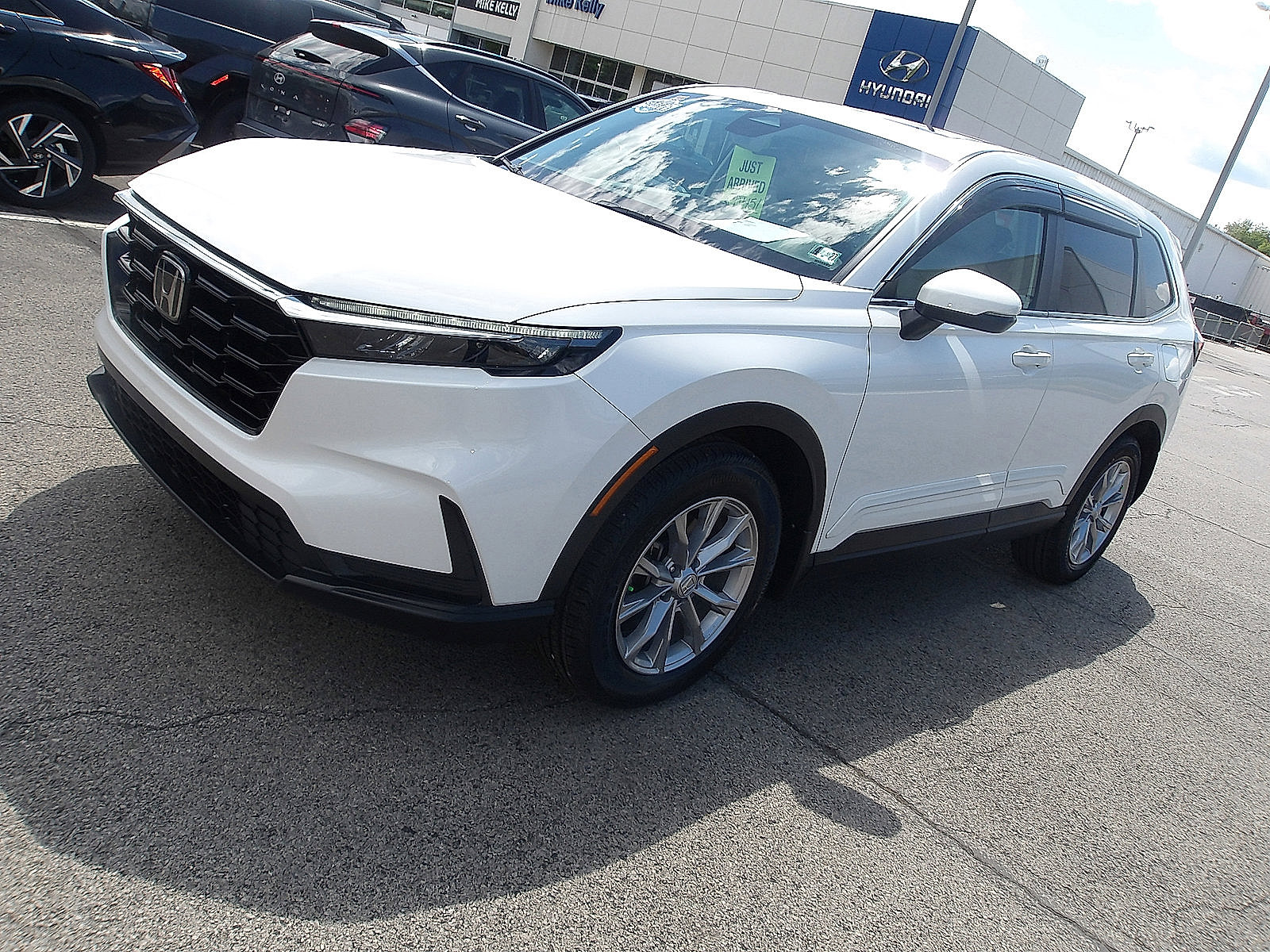 Used 2023 Honda CR-V EX image 3