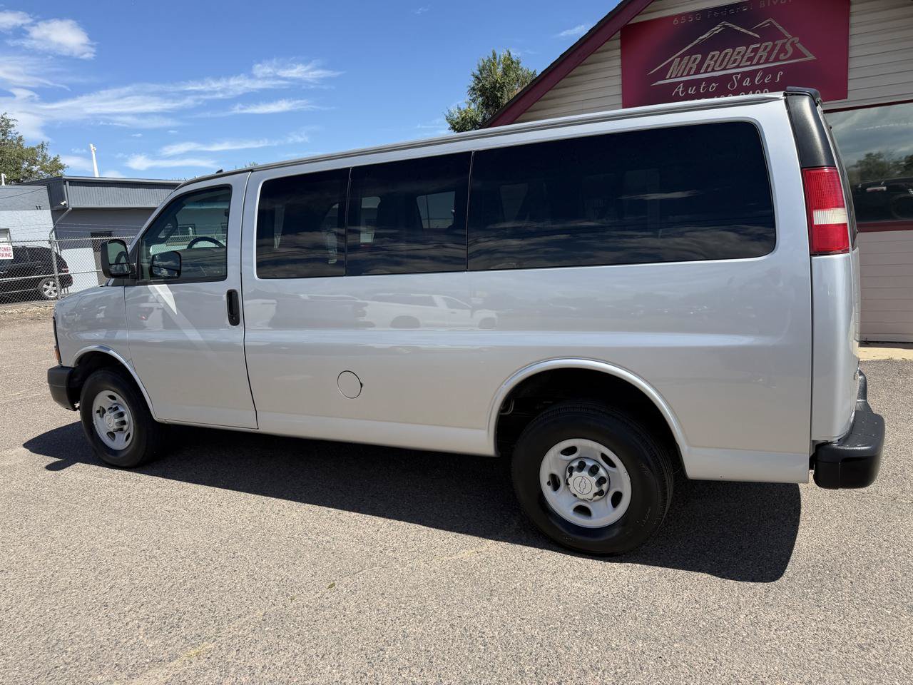 Used 2016 Chevrolet Express 2500 LS RWD image 6
