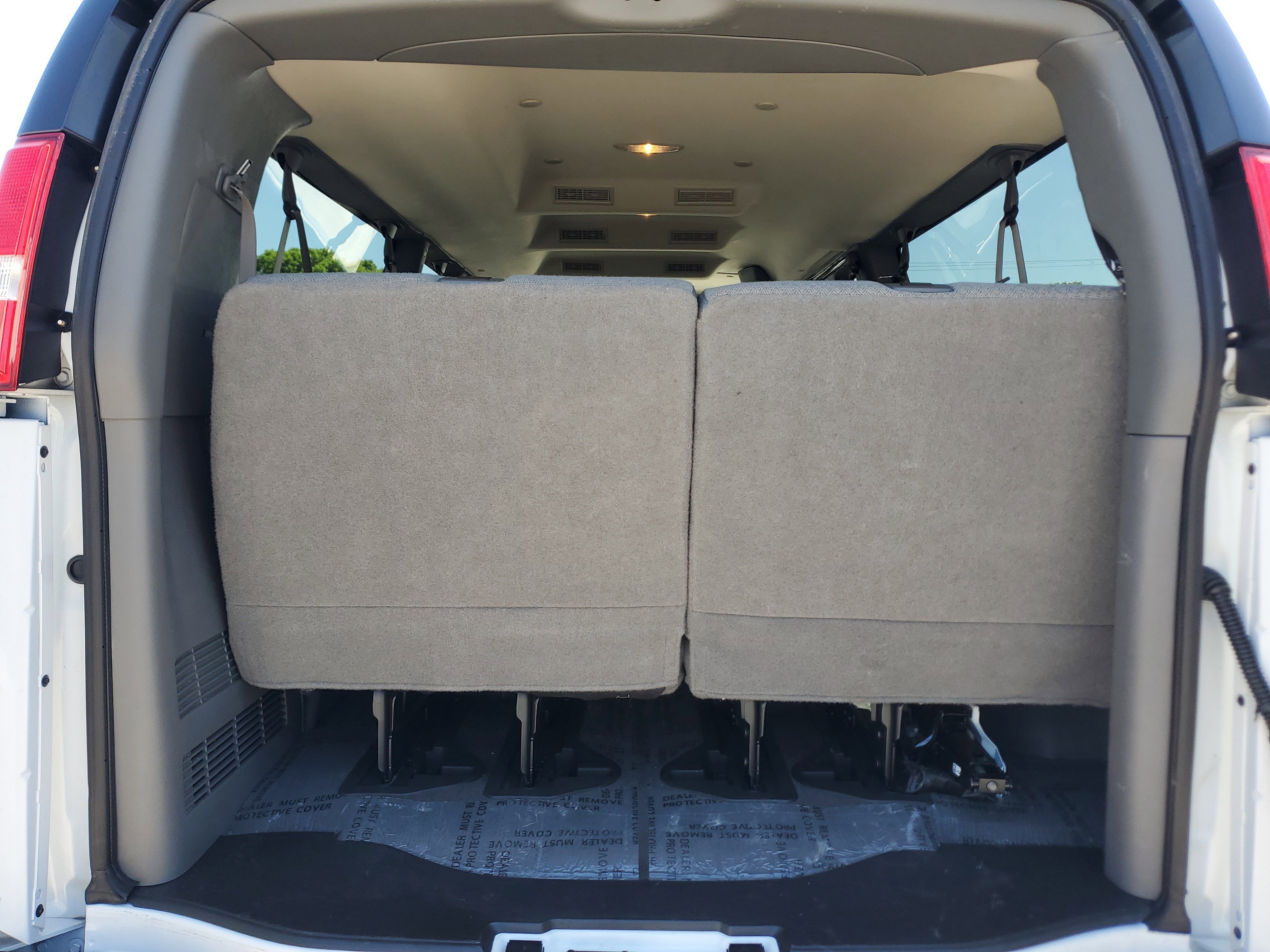 Used 2025 Chevrolet Express 3500 LT w/ LT Preferred Equipment Group RWD image 11