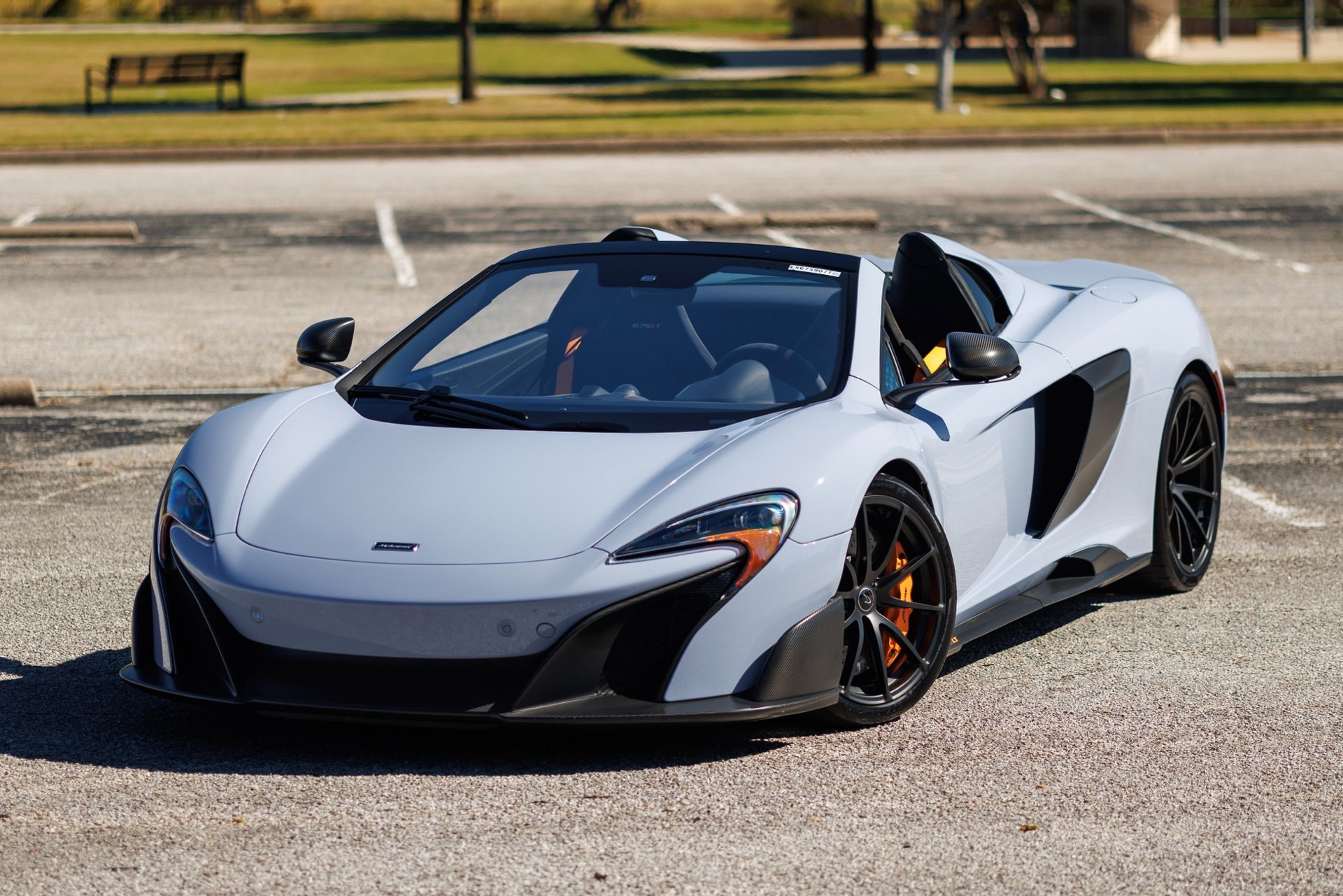 Used 2016 McLaren 675LT Spider image 4
