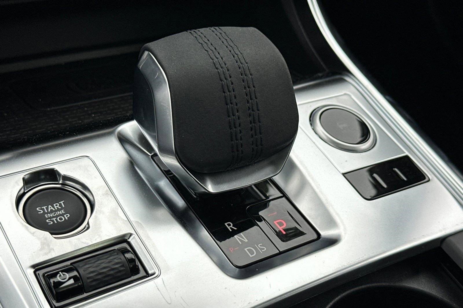 New 2024 Jaguar XF R-Dynamic SE image 17