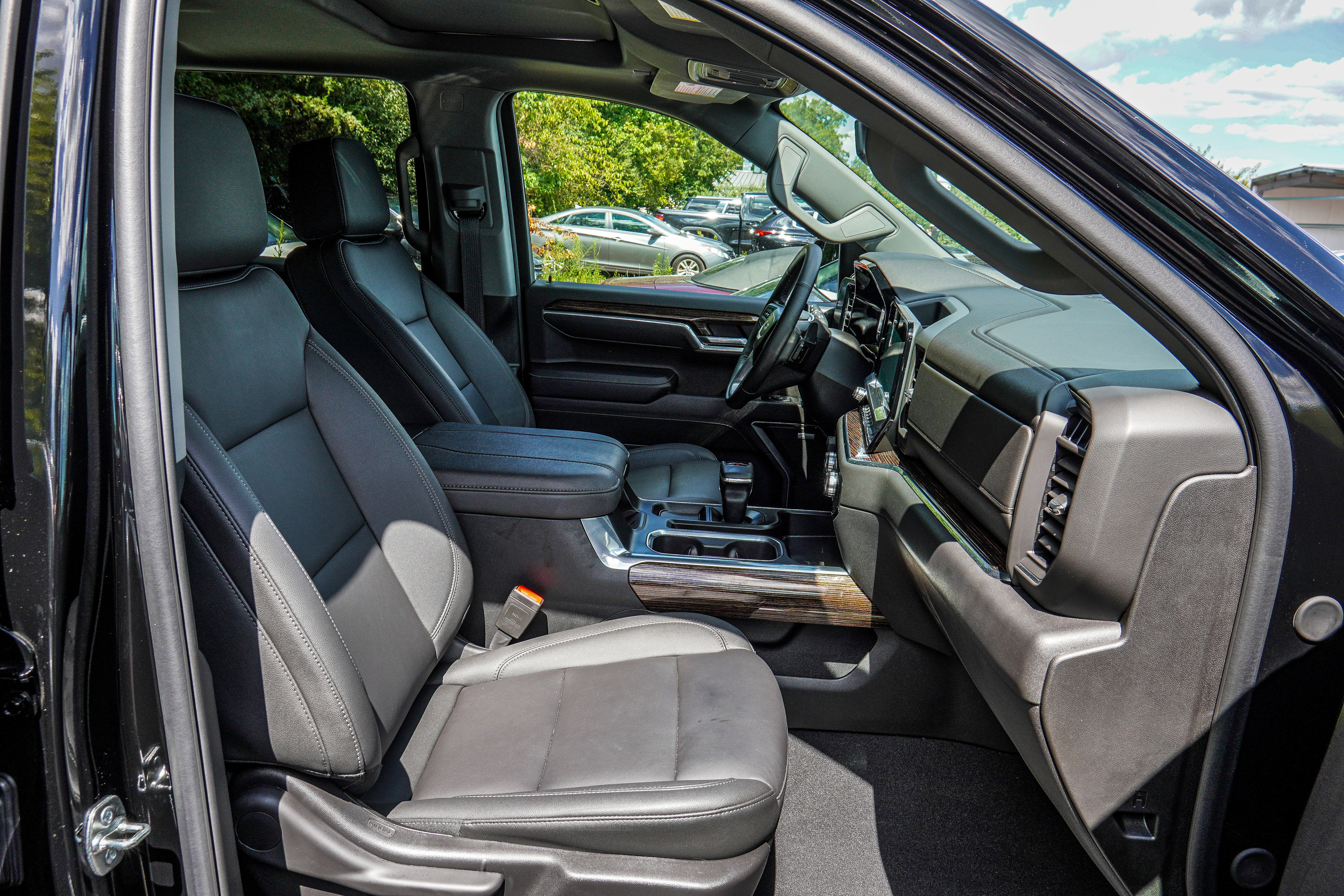 Used 2025 GMC Sierra 1500 Elevation w/ Elevation Premium Package image 41