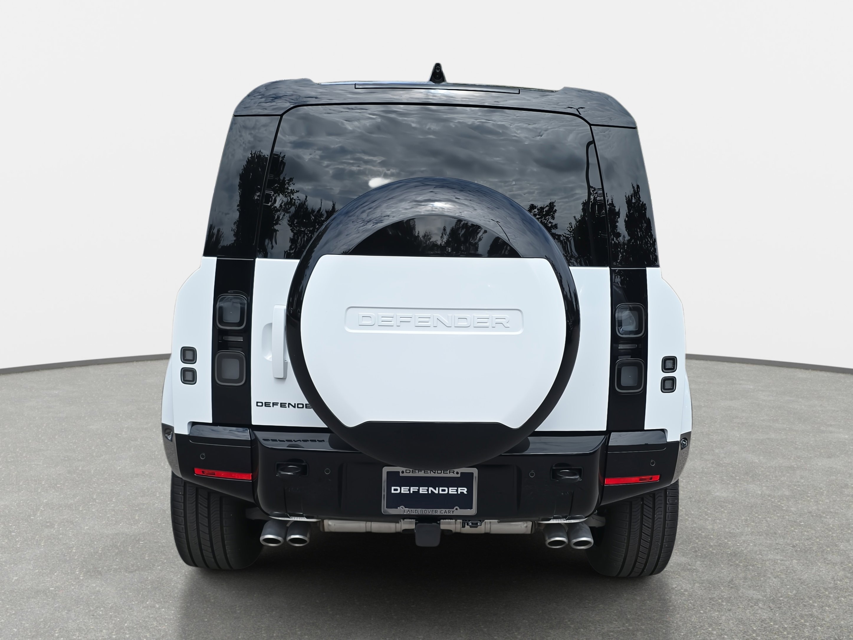 New 2026 Land Rover Defender 110 V8 image 6