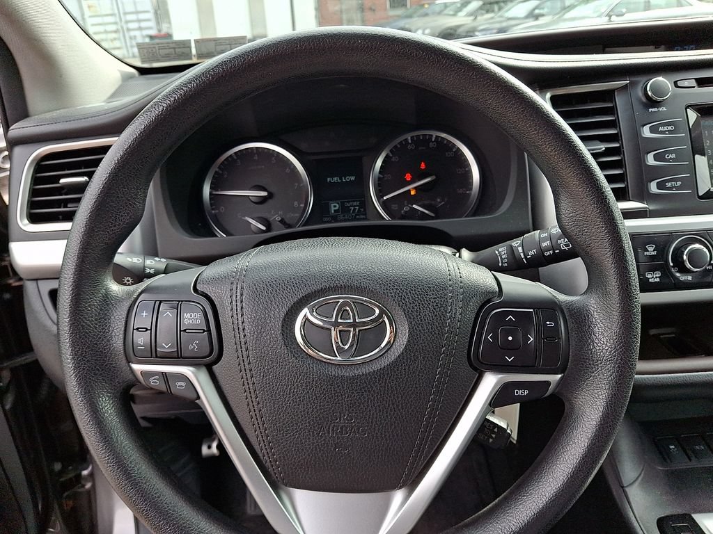 Used 2016 Toyota Highlander LE AWD/4WD image 19