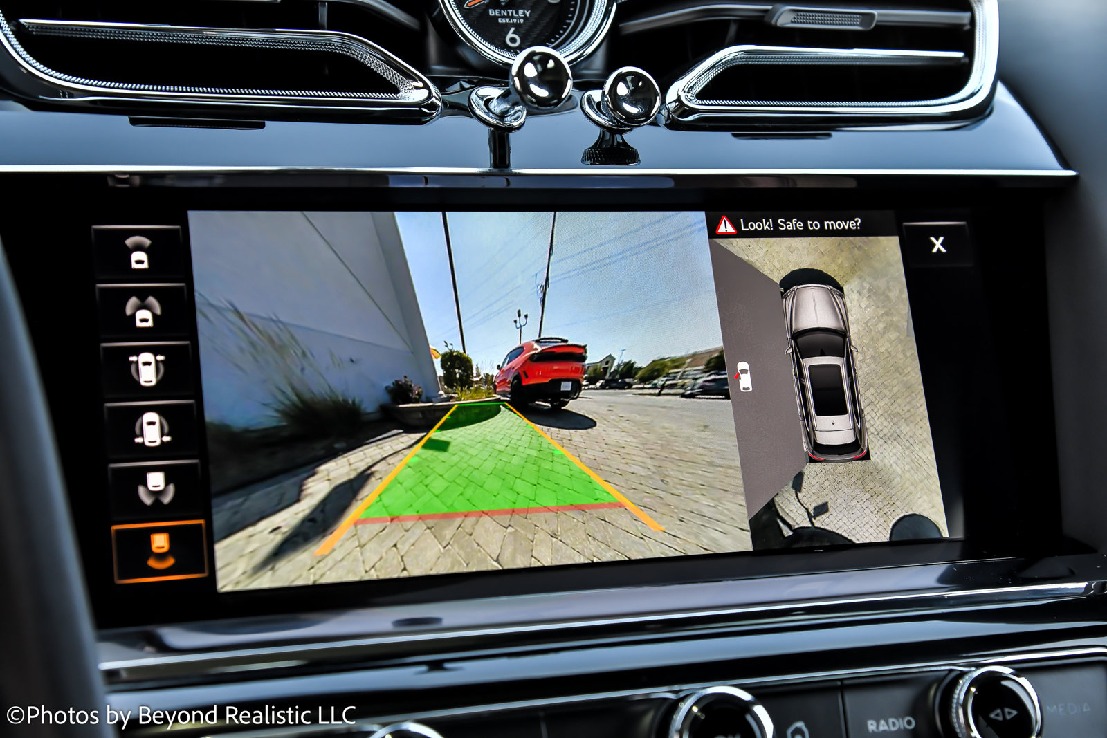 Certified 2023 Bentley Bentayga Plug-In Hybrid AWD/4WD image 45