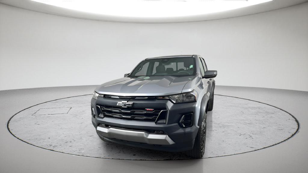 Used 2025 Chevrolet Colorado Trail Boss AWD/4WD image 2