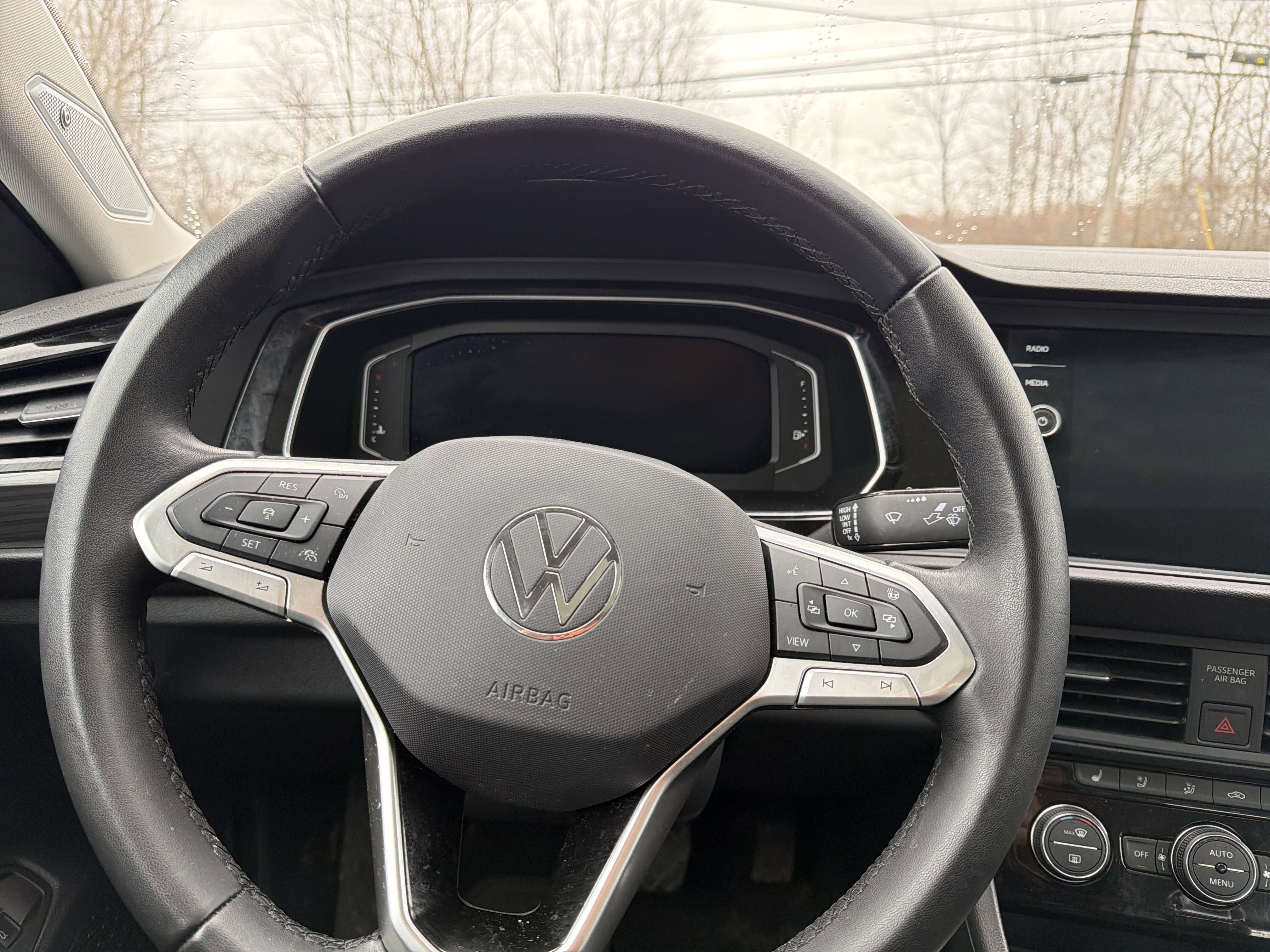 Used 2023 Volkswagen Jetta SEL FWD image 12