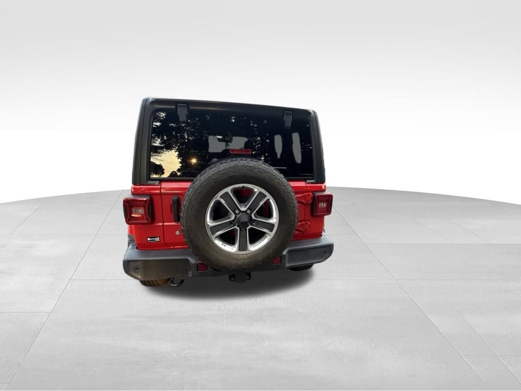 Used 2018 Jeep Wrangler Unlimited Sahara AWD/4WD image 4
