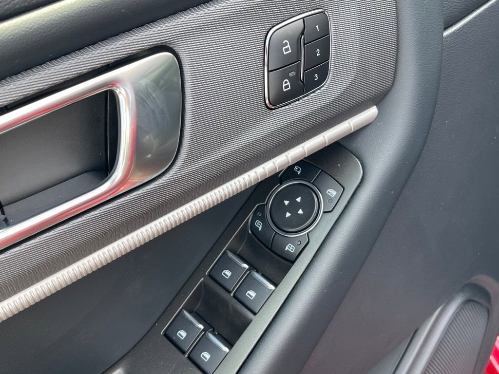 New 2025 Ford Explorer ST-Line w/ Premium Package image 19
