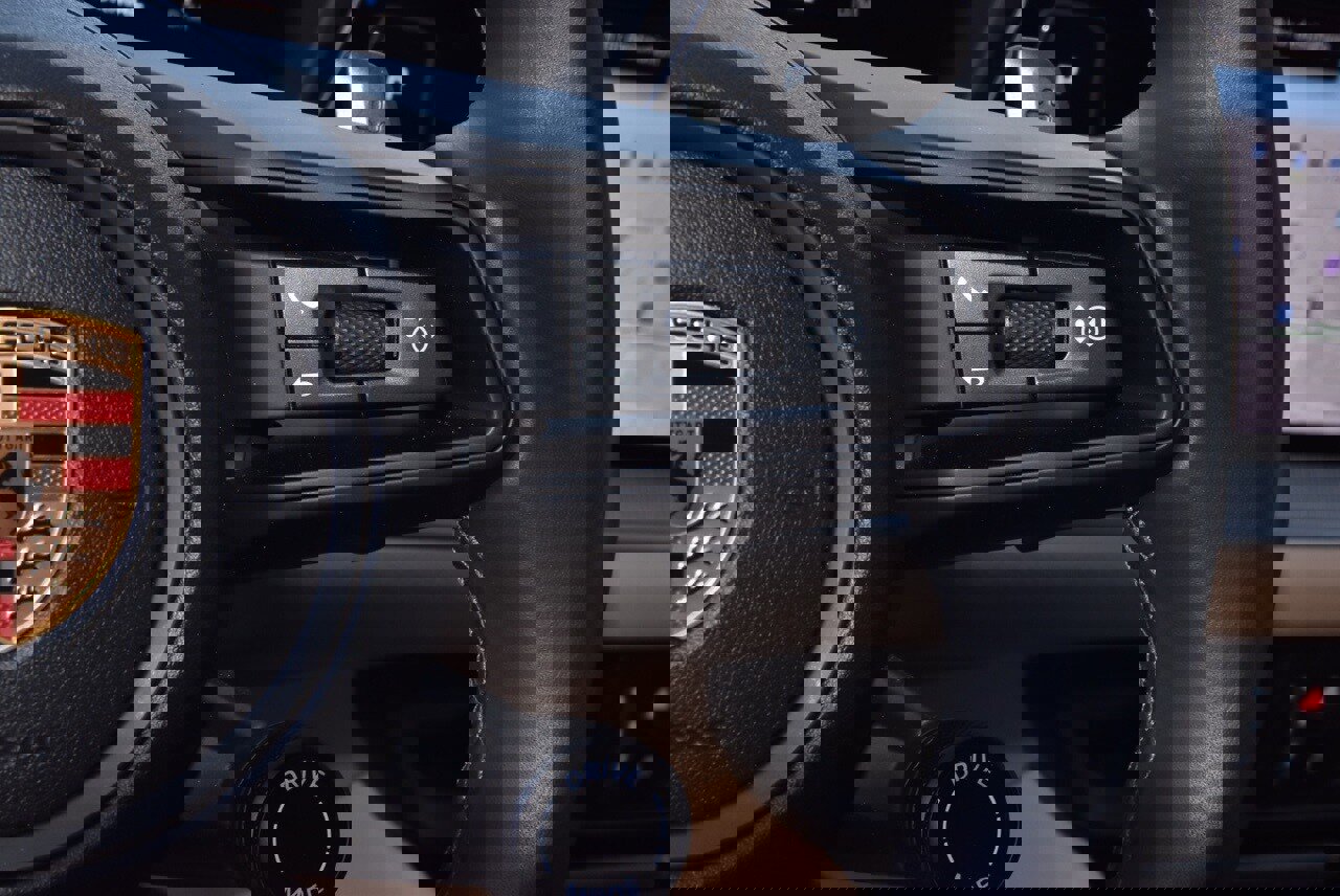 Used 2025 Porsche Cayenne image 24