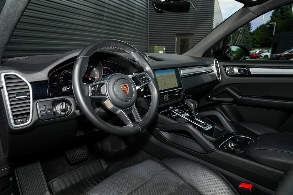 Certified 2023 Porsche Cayenne Platinum Edition AWD/4WD image 4