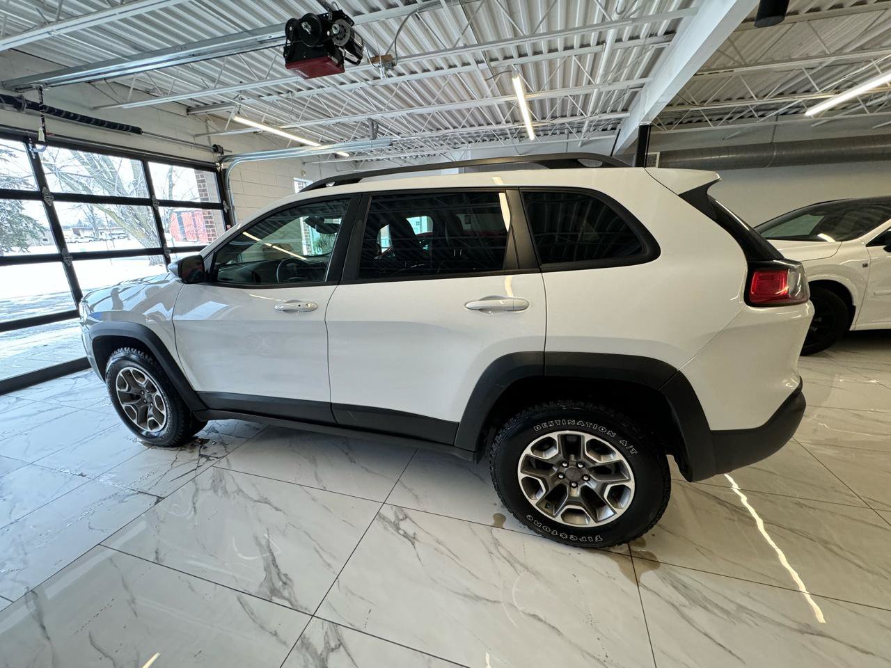 Used 2020 Jeep Cherokee Trailhawk w/ Comfort/Convenience Group AWD/4WD image 8