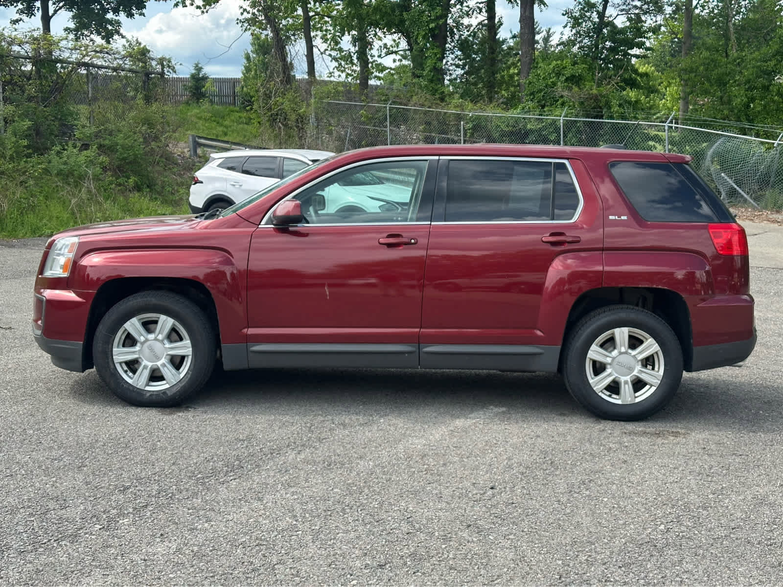 Used 2016 GMC Terrain SLE AWD/4WD image 4