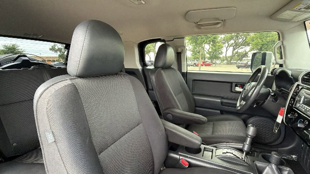 Used 2014 Toyota FJ Cruiser 4WD w/ Convenience Package image 40
