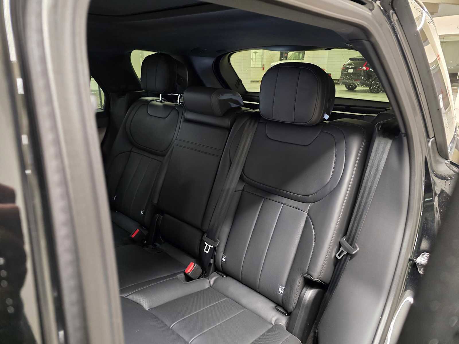 Used 2025 Land Rover Range Rover Sport SE image 20