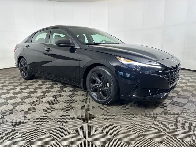 Used 2023 Hyundai Elantra SEL video 2