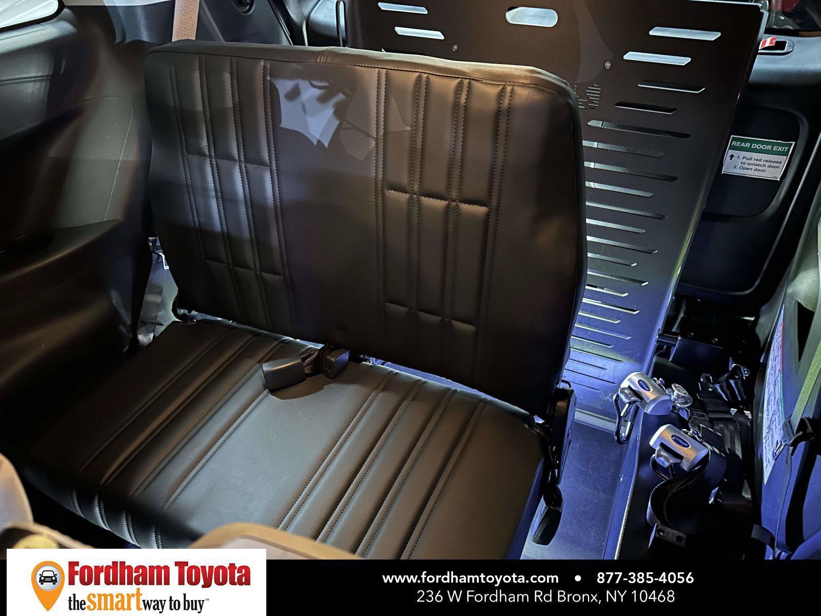 Used 2025 Toyota Sienna LE FWD image 17