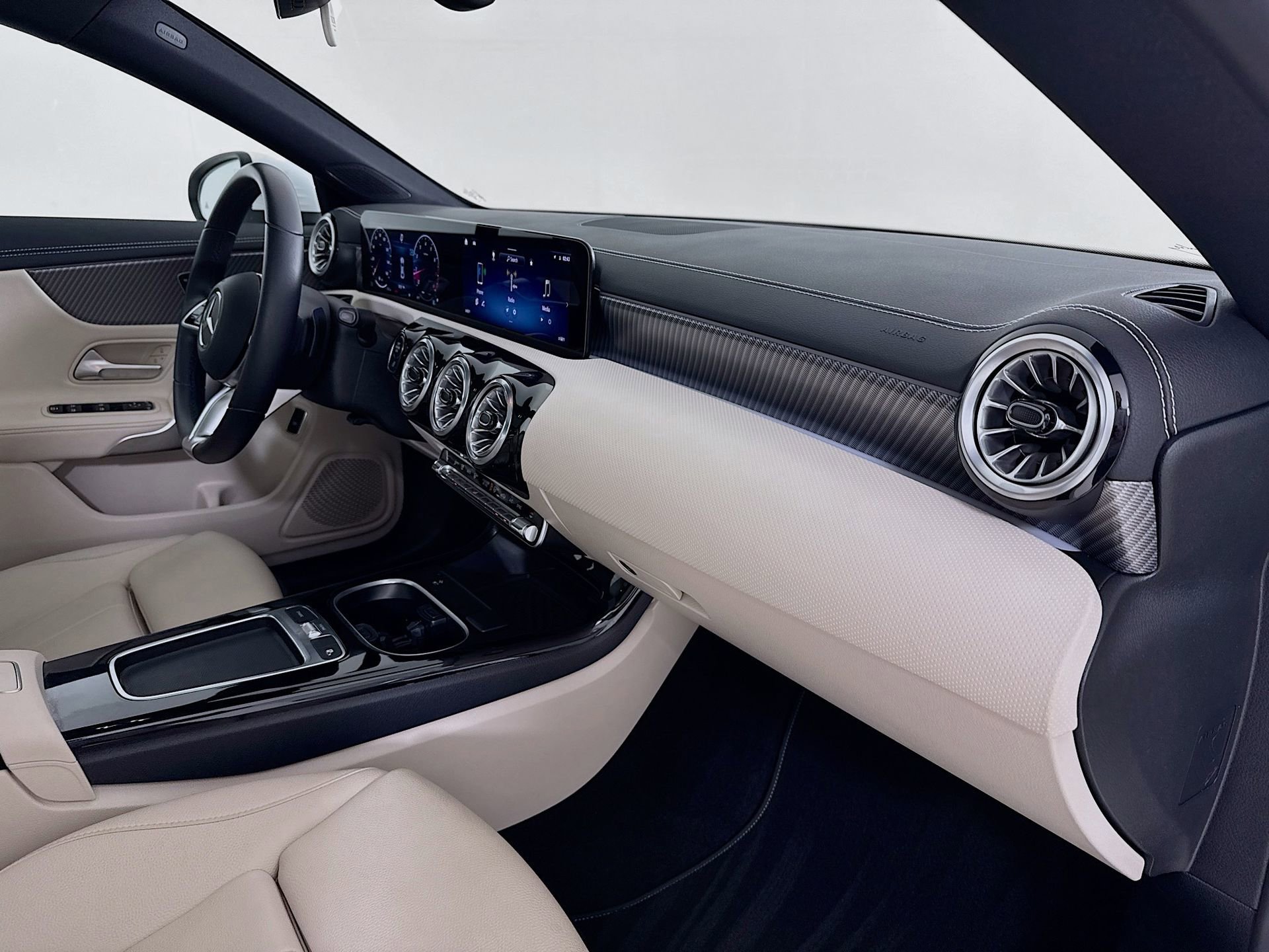 Certified 2025 Mercedes-Benz CLA 250 image 31