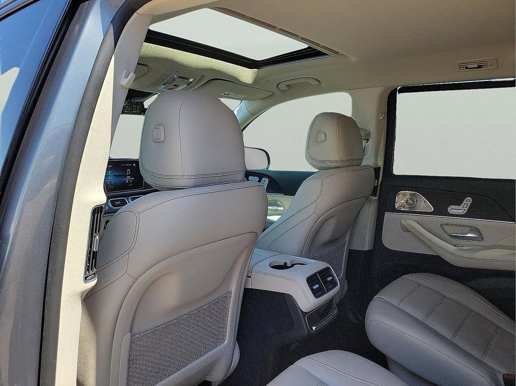 Used 2022 Mercedes-Benz GLS 450 4MATIC image 12