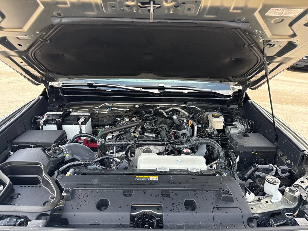 Used 2024 Toyota Tacoma Limited AWD/4WD image 32