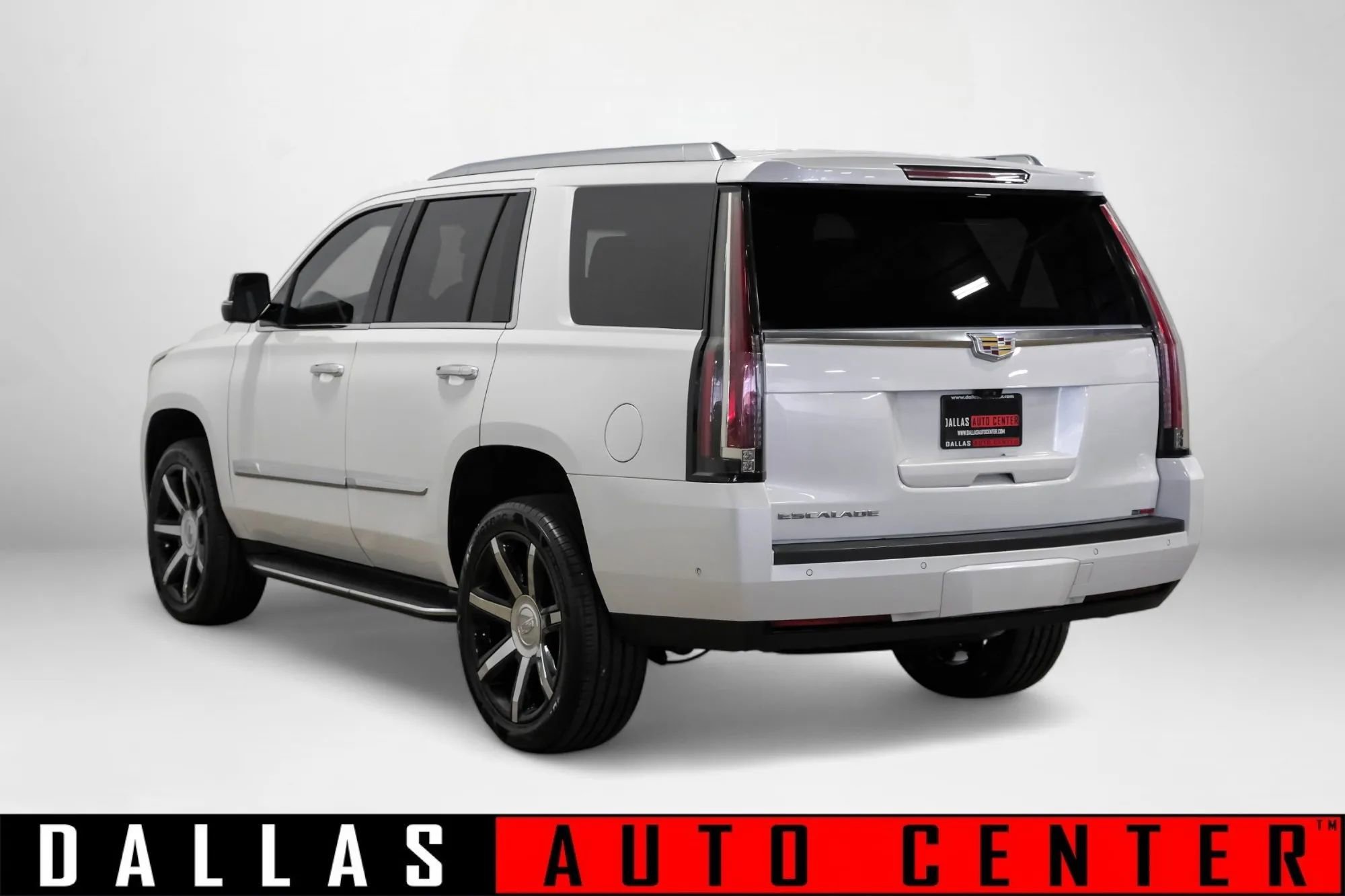 Used 2020 Cadillac Escalade Luxury RWD image 6