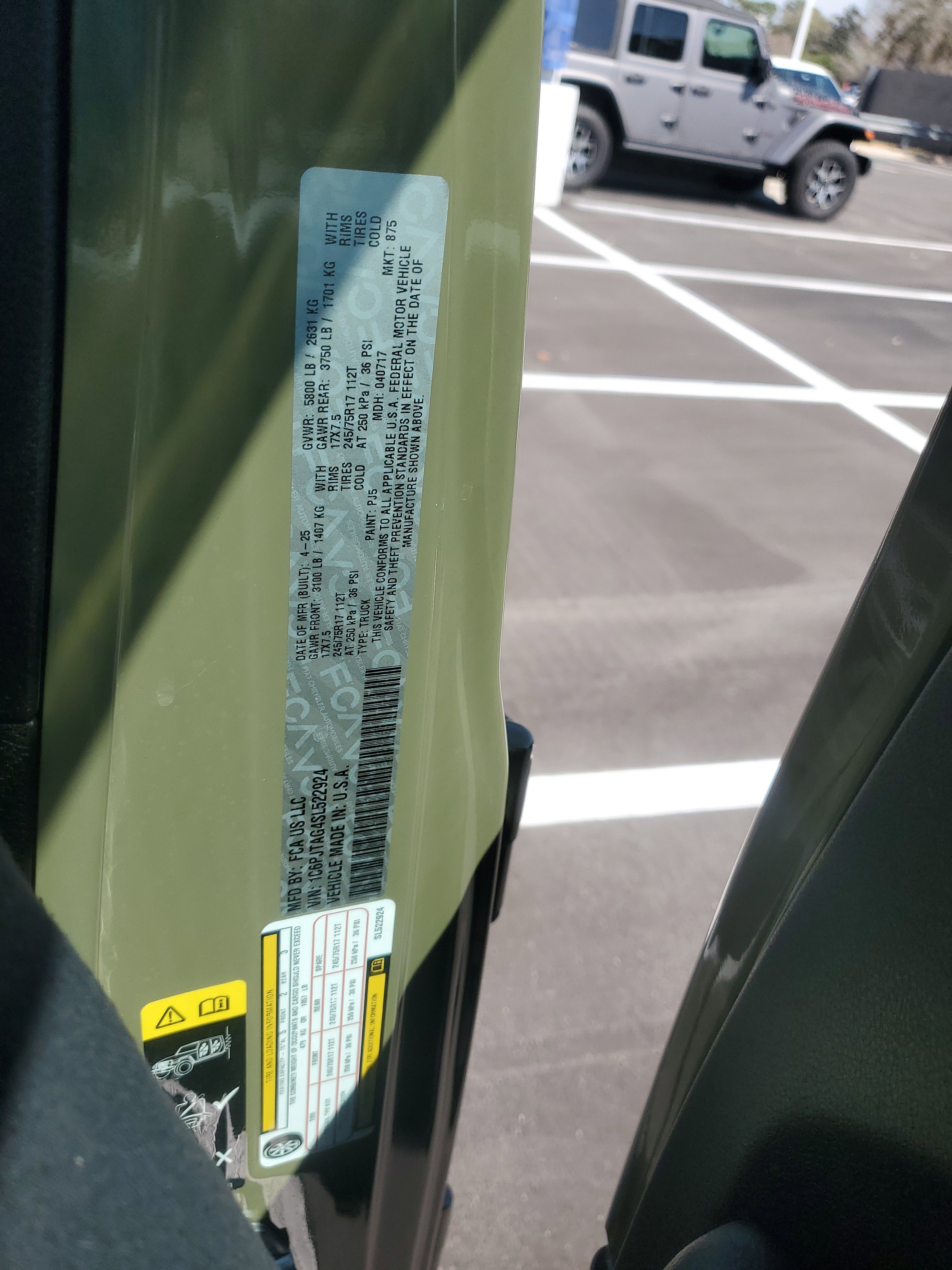 Used 2025 Jeep Gladiator Sport AWD/4WD image 44