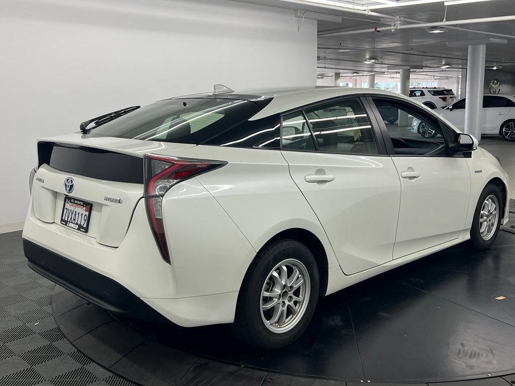 Used 2017 Toyota Prius Two FWD image 5