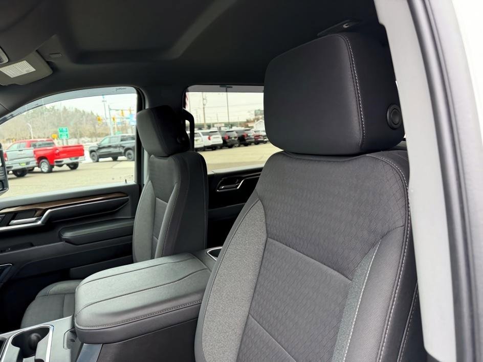 Used 2024 Chevrolet Silverado 2500 LT w/ Convenience Package image 10