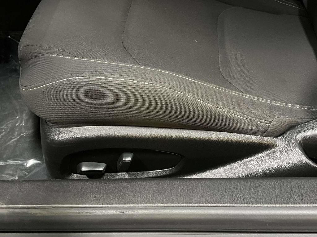 Used 2022 Chevrolet Camaro LT RWD image 14