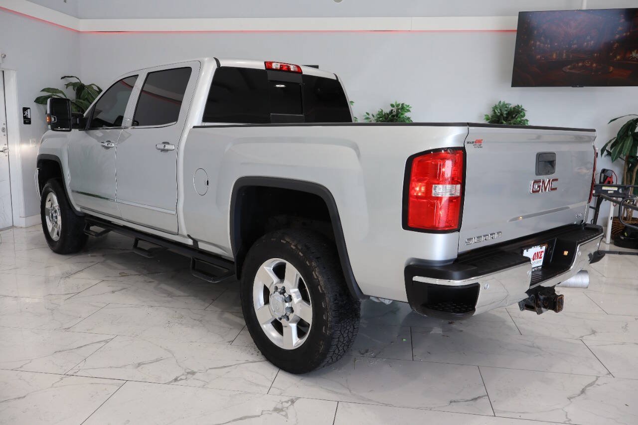 Used 2016 GMC Sierra 2500 SLT w/ Duramax Plus Package AWD/4WD image 5