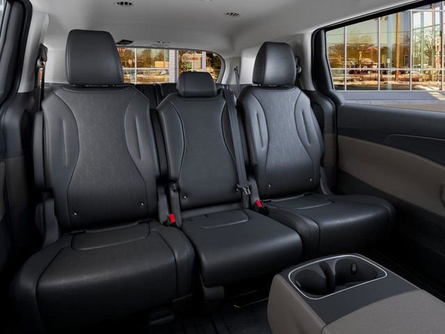 New 2026 Kia Carnival LXS image 16